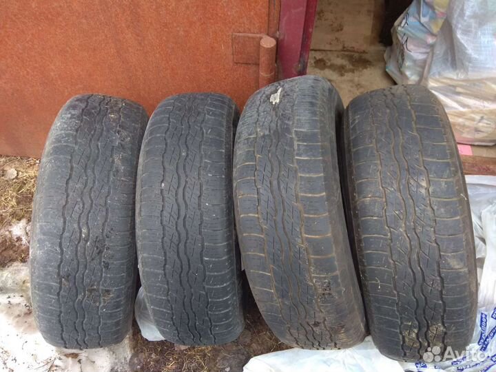 Bridgestone Dueler H/T 687 225/65 R17