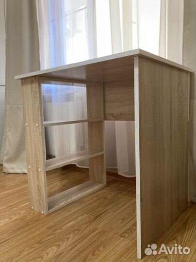 Стол письменный