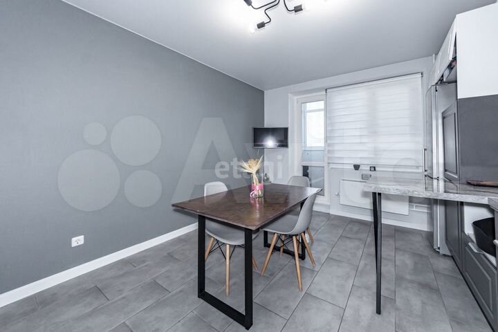 3-к. квартира, 92,5 м², 8/16 эт.