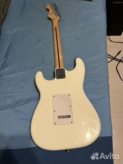 Электрогитара fender squier stratocaster bullet