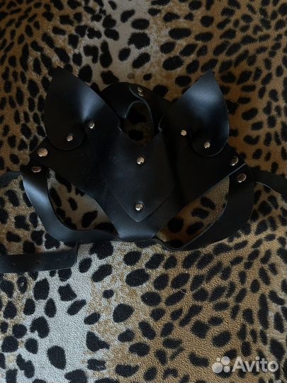 Кожаная маска кошки