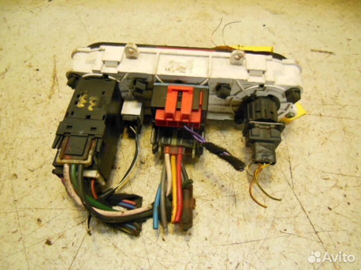 Блок управления климатической установкой Ford Mond