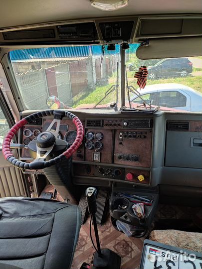 Kenworth T600, 2002