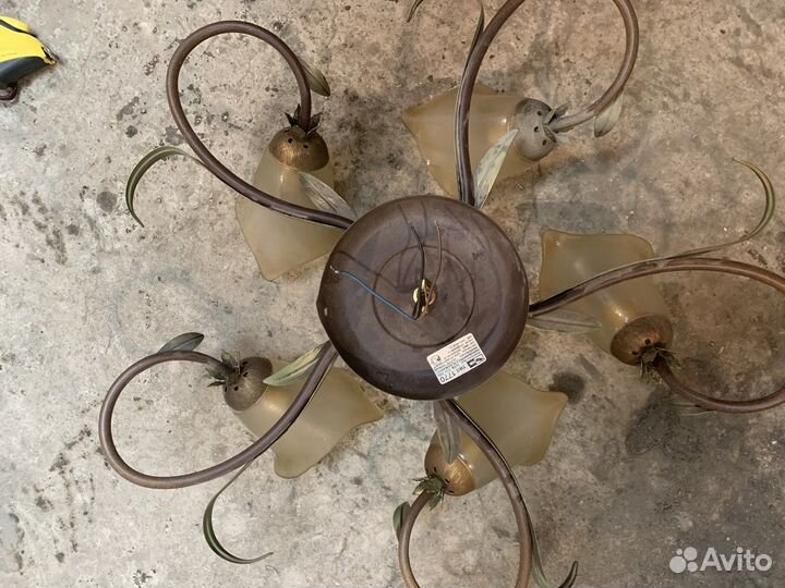 Люстра металлическая тяжёлая