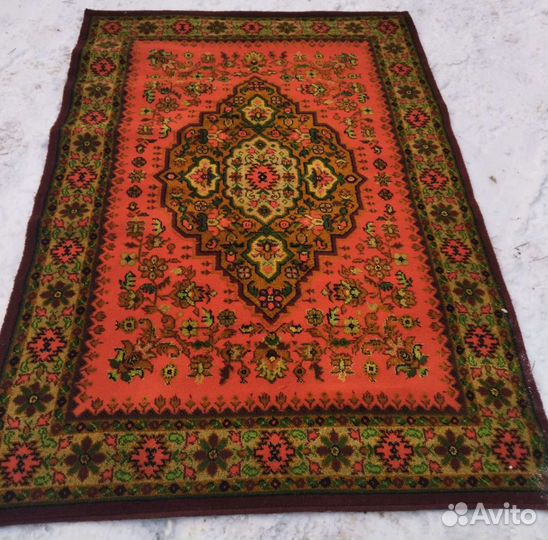 Ковер шерстяной со стены