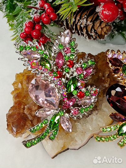 Брошь веточка