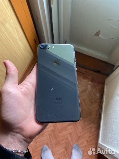 iPhone 8 Plus, 64 ГБ