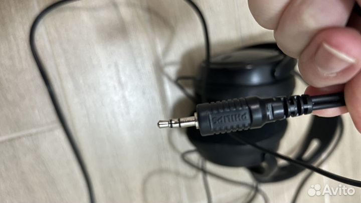 Проводные наушники