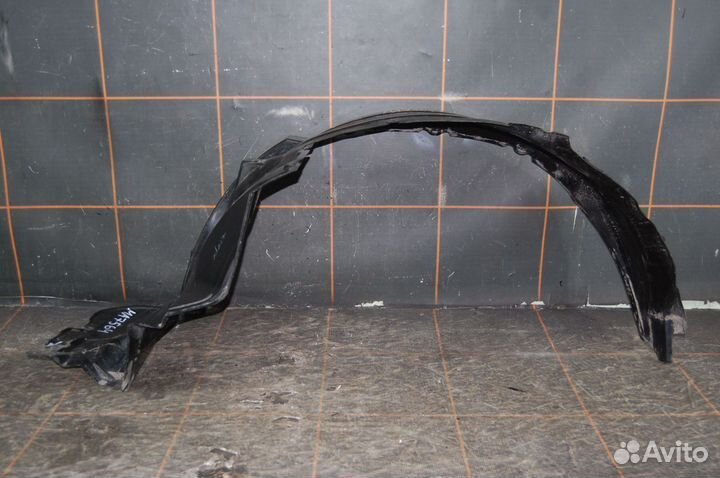 Локер (подкрылок) передний правый - Toyota Hilux 8