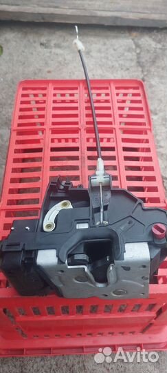 Замок задней двери saab 9-3