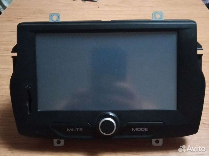 Продаю 2 дин автомагнитолу на весту