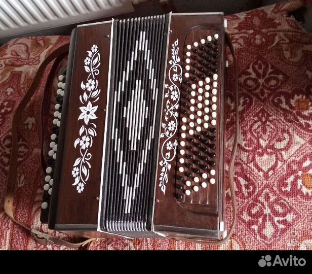 Баяны, гармони