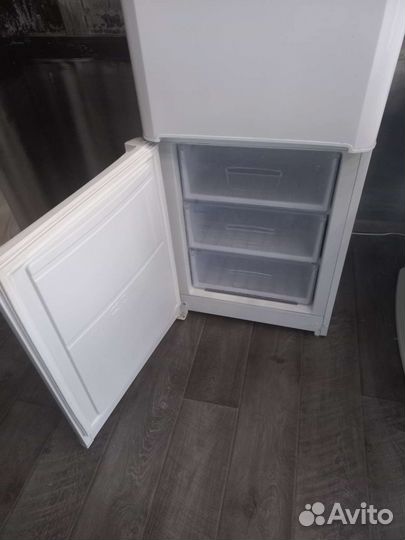 Холодильник бу indesit no frost