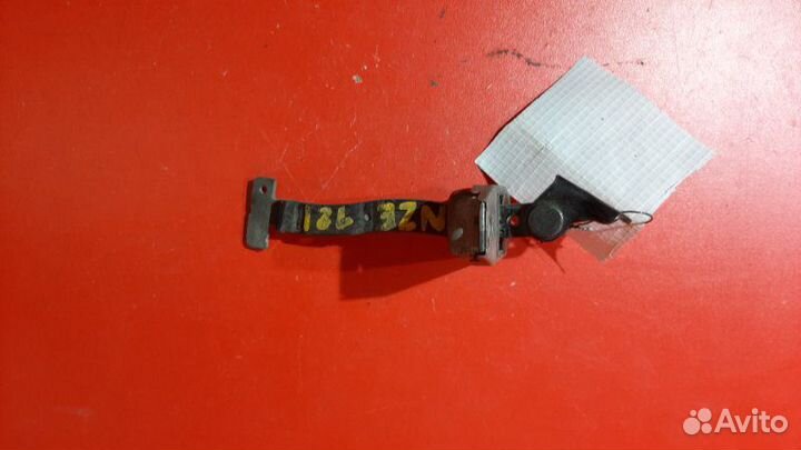 Ограничитель двери Toyota Corolla Fielder NZE141