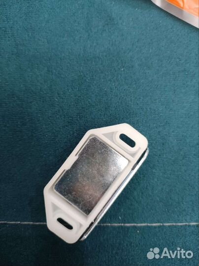 Магнит мебельный