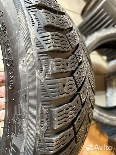 Michelin X-Ice North 4 255/40 R18 и 225/45 R18 99T