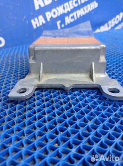 Блок управления airbag Nissan Cefiro A33 седан