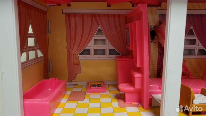 Домик кукольный с мебелью