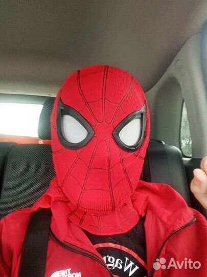 Маска человека паука с двигающимися линзами