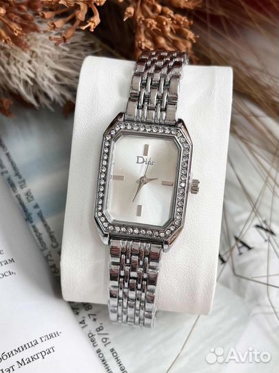 Часы женские Dior