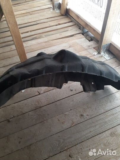 Подкрылок Mitsubishi Outlander 3