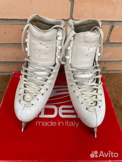 Коньки фигурные Edea Chorus 235