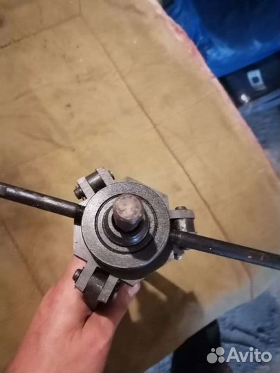 Съемник подшипников 3х лапый