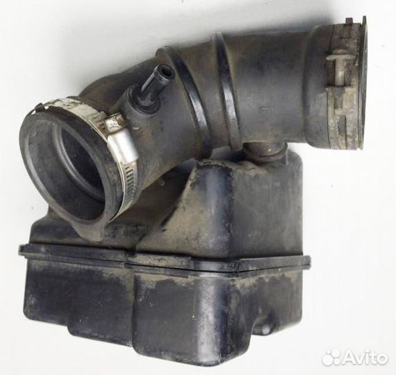 Патрубок воздушный мазда 626