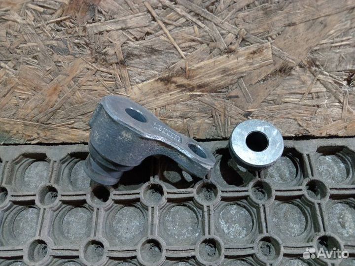 Концевая часть гидроцилиндра подъема кабины Scania