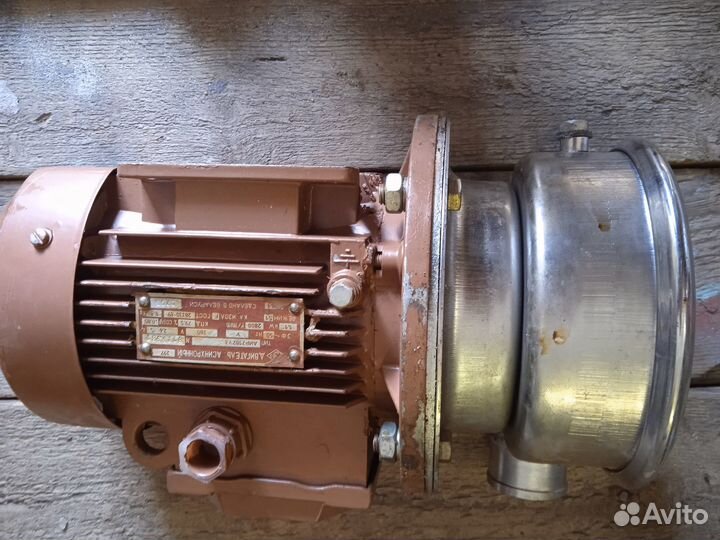 Двигатель помпа. Новый 380в