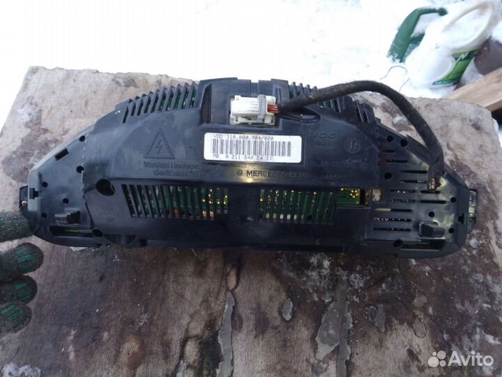 Панель приборов Mercedes w211