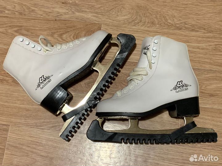 Коньки женские 38 размер