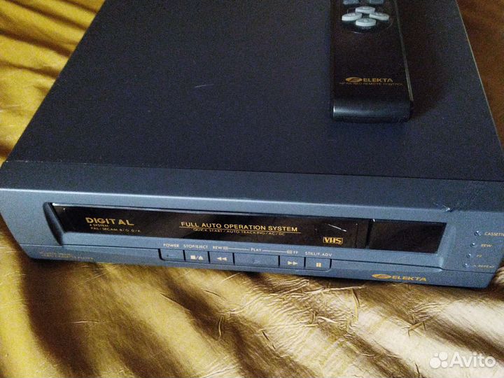 Видеомагнитофон Elekta