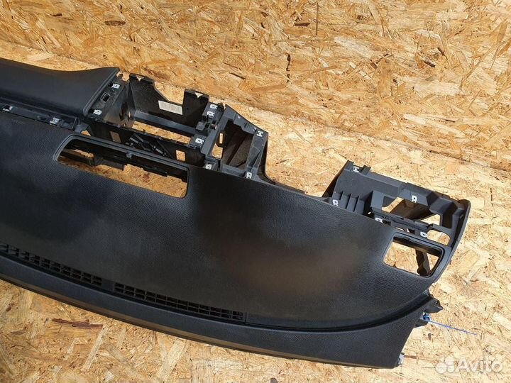 Панель передняя салона (торпедо), Volkswagen Passat CC 2009