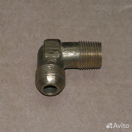 Угольник кг3/8'*М18*1,5 (под конус)