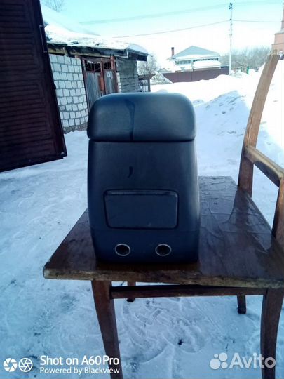 Подлокотник на Toyota Camry V10