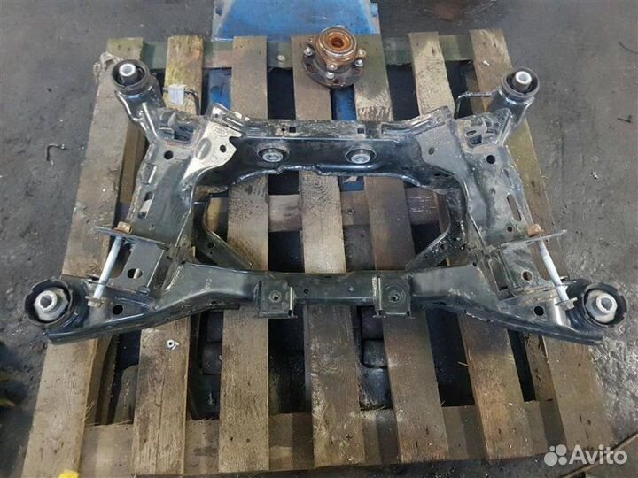 Подрамник задний Land Rover Range Rover Velar