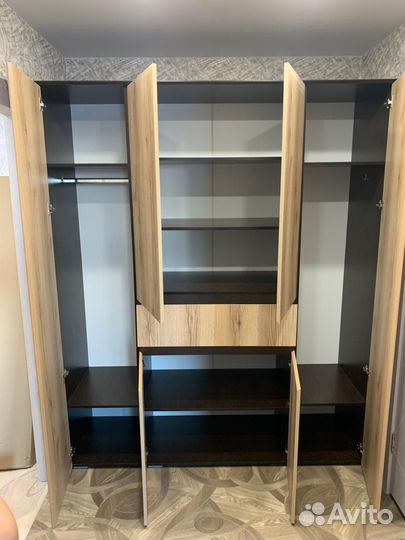 Шкаф распашной