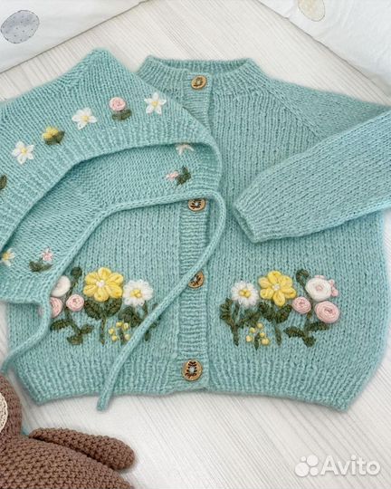 Нарядный комплект с вышивкой для девочки