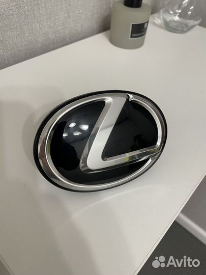 Эмблема Lexus RX4 задняя