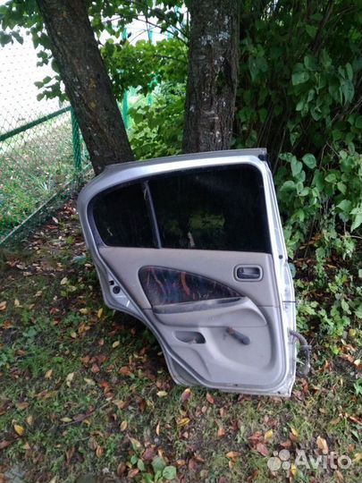 Дверь задняя Almera n16 хэтчбек