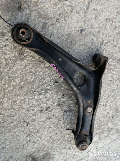 Рычаг передний левый Toyota Funcargo NCP25