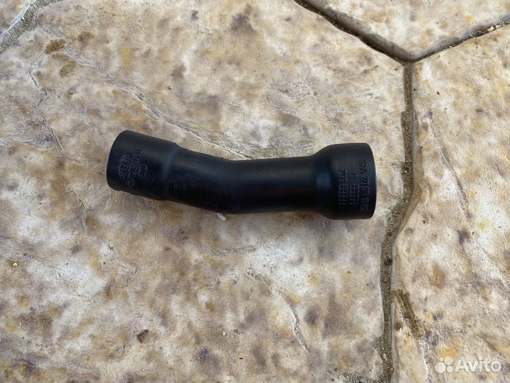 Патрубок вентиляции картера Mercedes C-Class W204