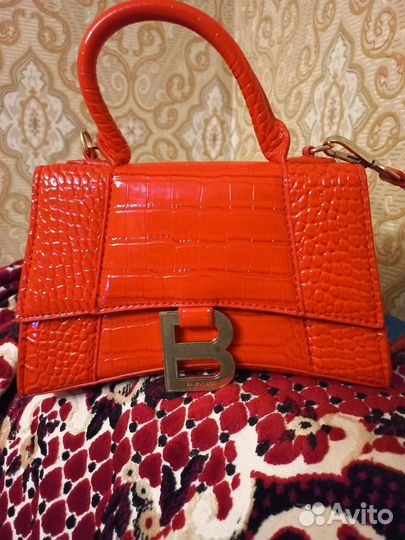 Продаю 4-ре новых сумки кожаных