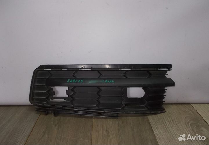 Решетка переднего бампера правая бу Skoda Kodiaq O