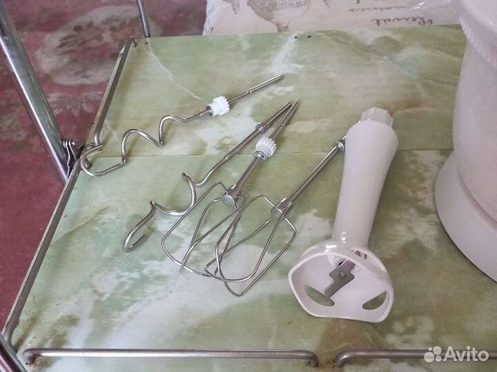 Миксер с чашей