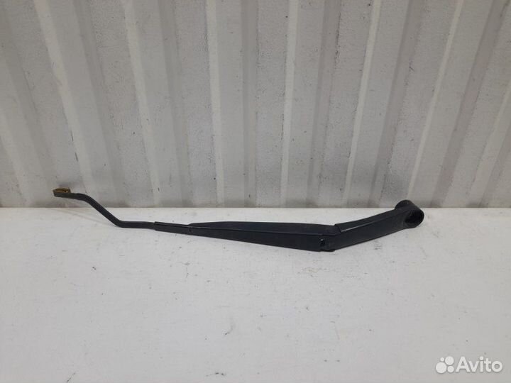 Поводок стеклоочистителя передний левый Hyundai