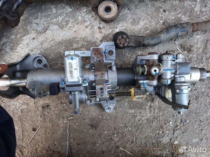 Рулевая рейка и колонка на Toyota Land Cruiser 200