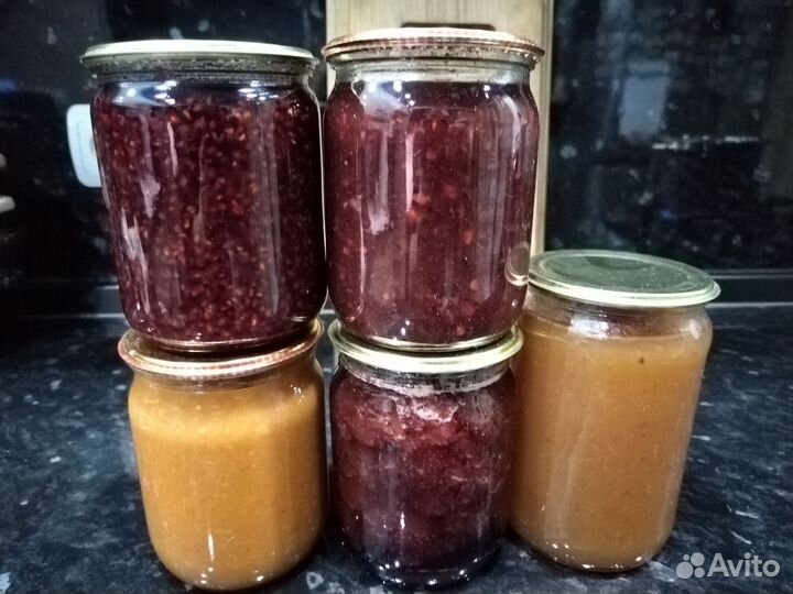 Варенье, икра кабачковая, чеснок маринованный