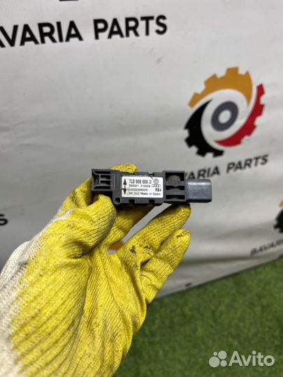 Датчик удара Porsche Cayenne 957 4.8 2008